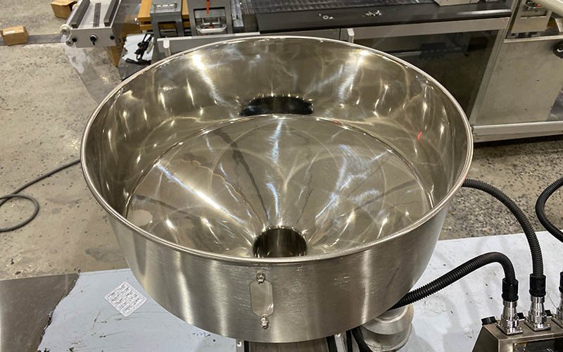 Material loading station with dual-roll holder for continuous production