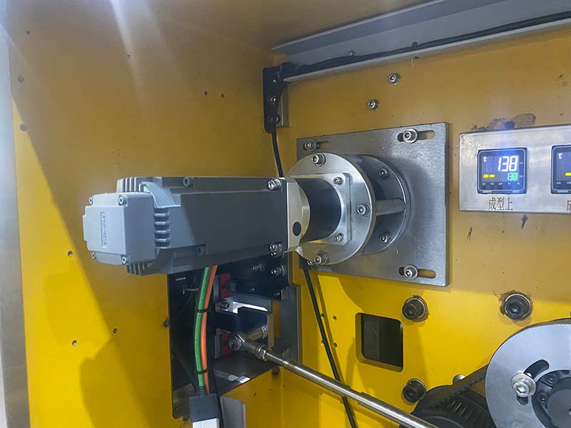 HIJ precision servo-driven tablet feeder system handling coated tablets