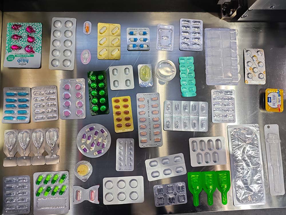 Tablet and capsule blister pack samples produced with custom molds on DPH-380B blister machine