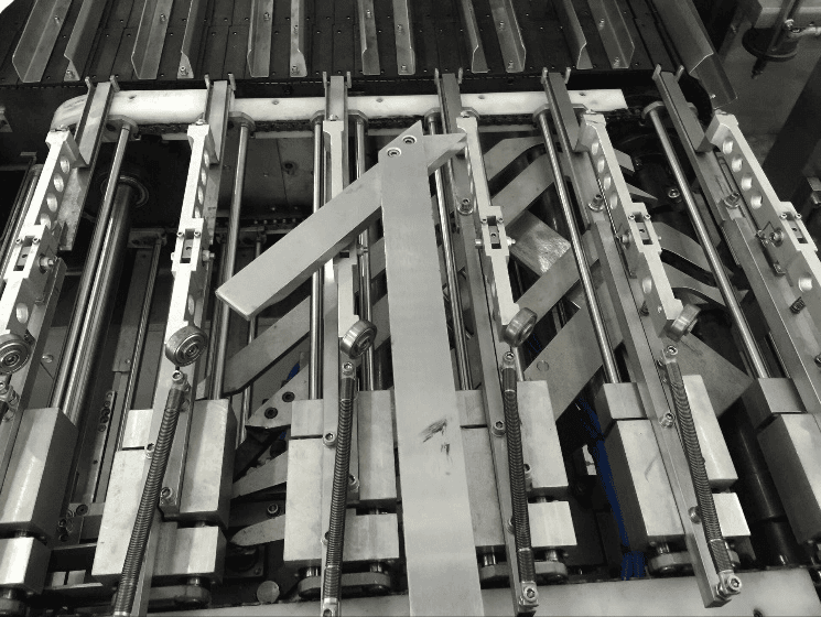 Multi-lane pusher guide rails of high speed cartoning machine 12-head continuous pusher