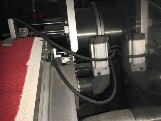 Servo driven carton feed transmission gears on ZH-200 high speed cartoner